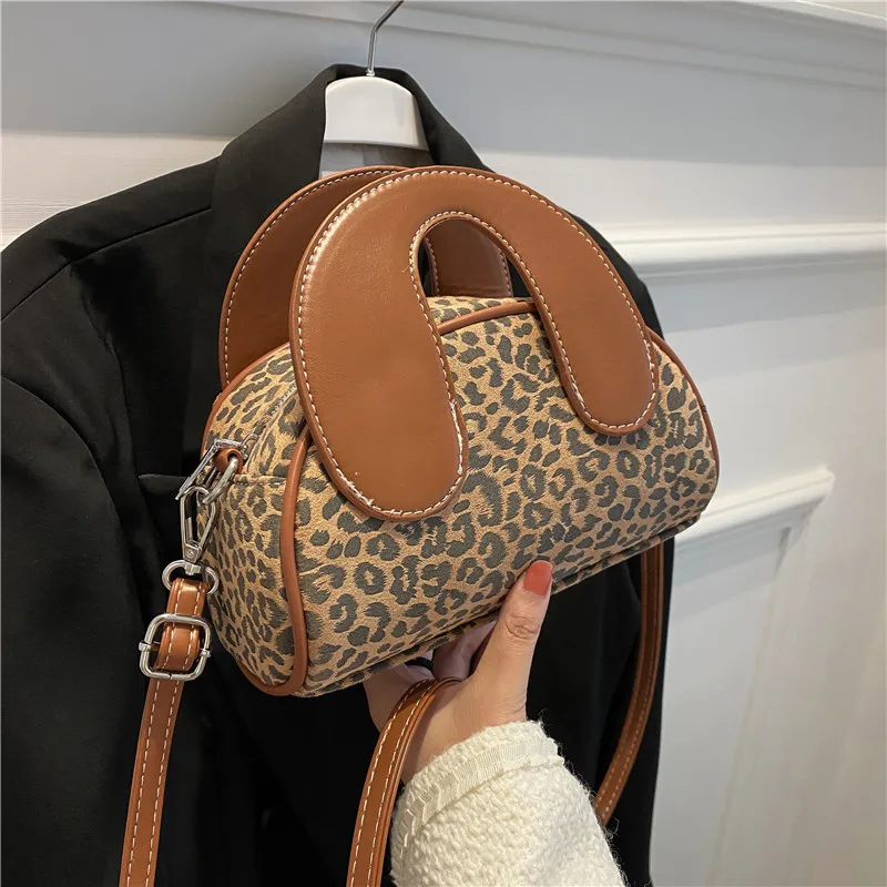 

2022 New Hot Women Leopard Shoulder Bags Shell Shaped Women Handbags Mini Clutch Totes 3 Colors Drop Shipping