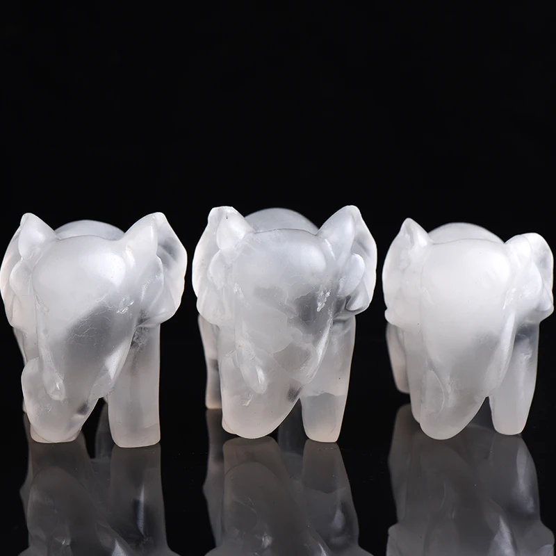 Натуральный кристалл селенит в форме животного минеральный образец