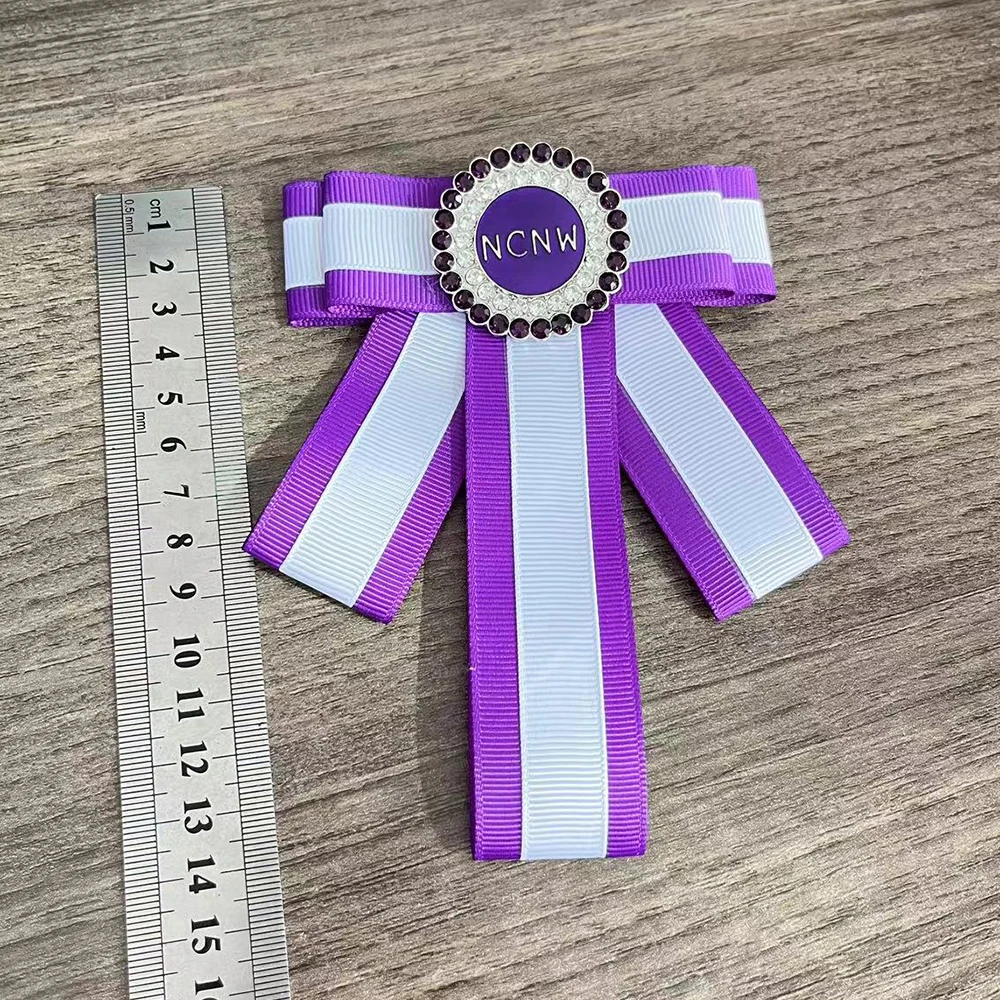 Брошь Женское общество с фиолетовой и белой лентой бантом NCNW