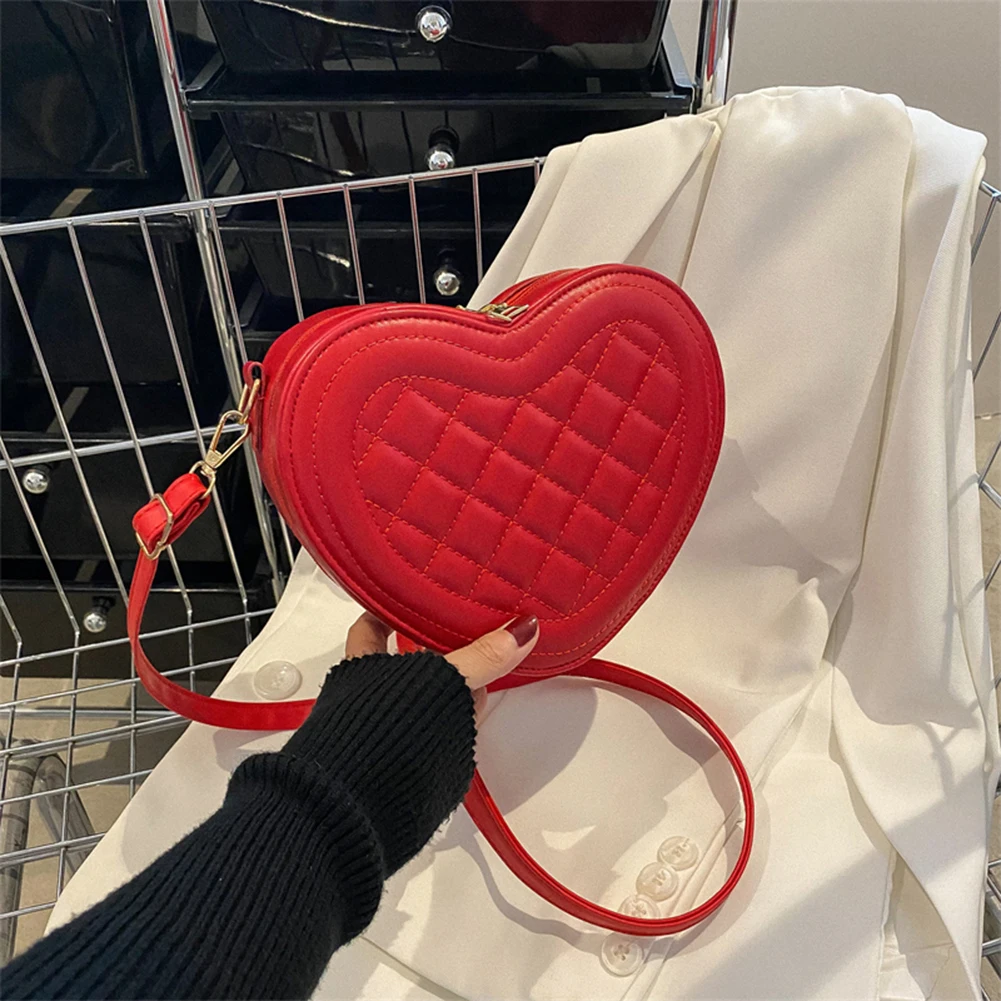 

Fashion Love Heart Shaped Shoulder Crossbody Bag Women Rhombic Pattern Leather Chain Totes Designer Handbags Sling Purse
