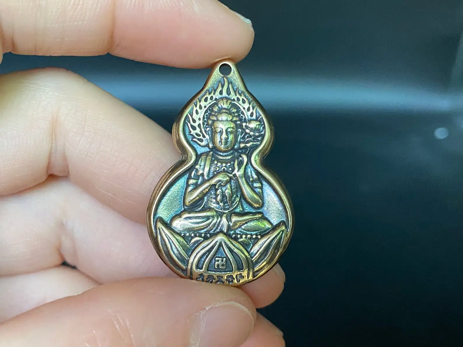 

Партия 2, латунная подвеска Bodhisattva ручной работы из чистой меди