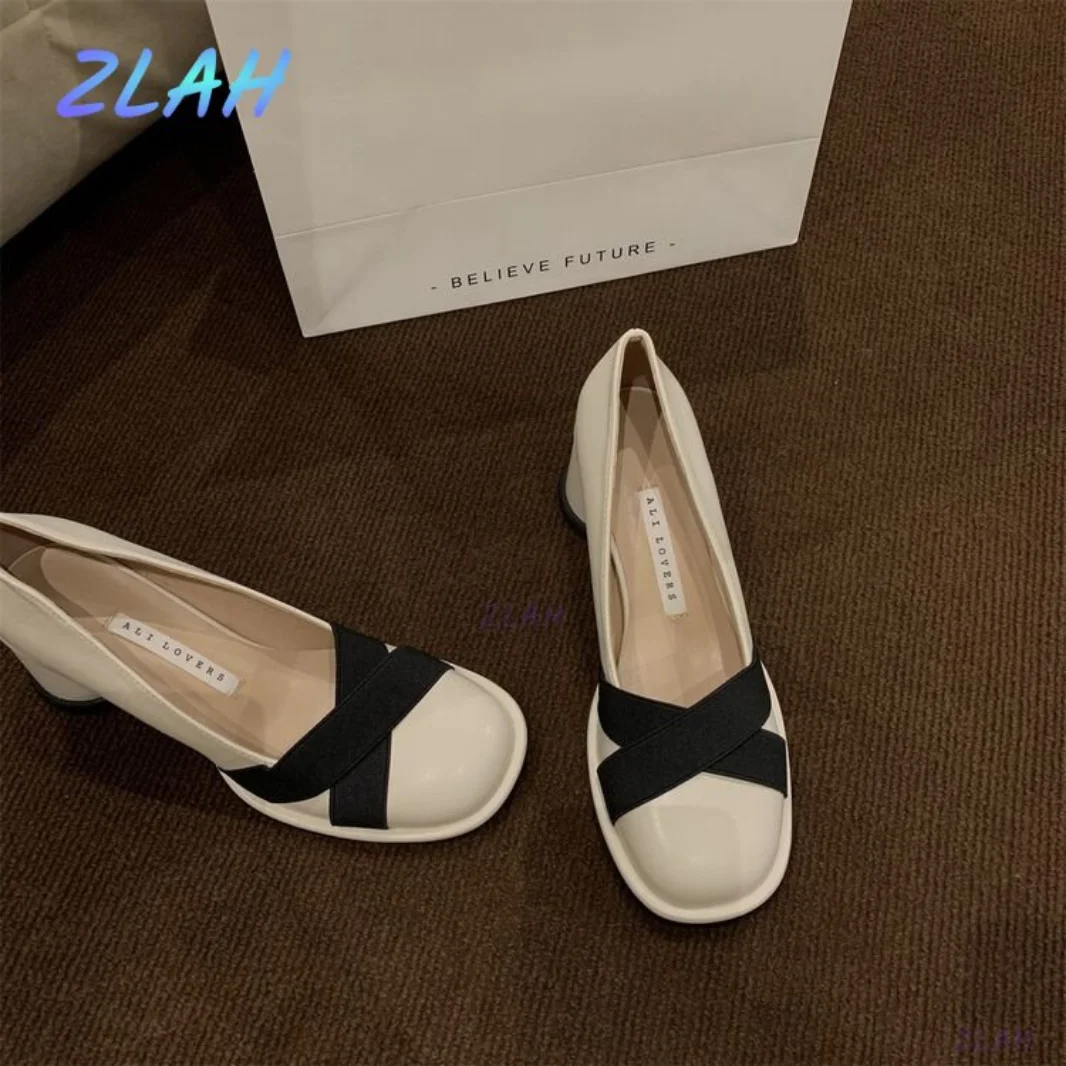 

Женские лакированные туфли на высоком каблуке и платформе