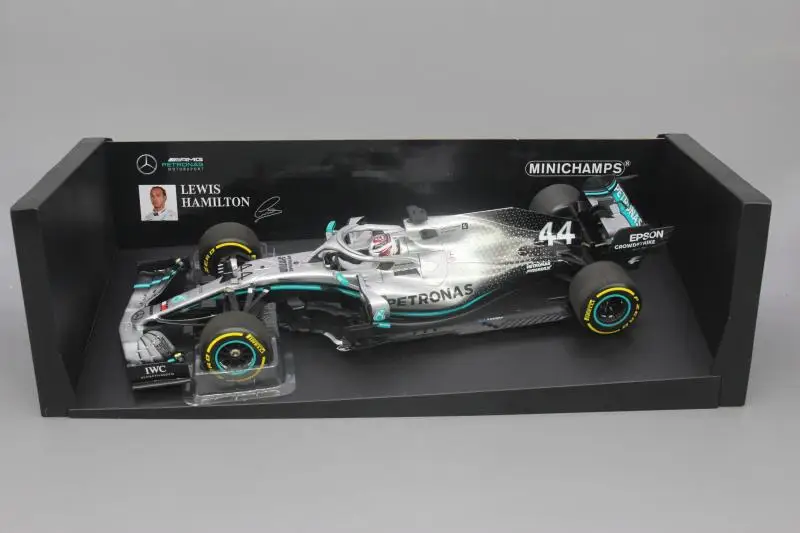 

MINICHAMPS 1:18 BENZ W10 #44 Hamilton 2019 Limited collection of die casting alloy car model ornaments