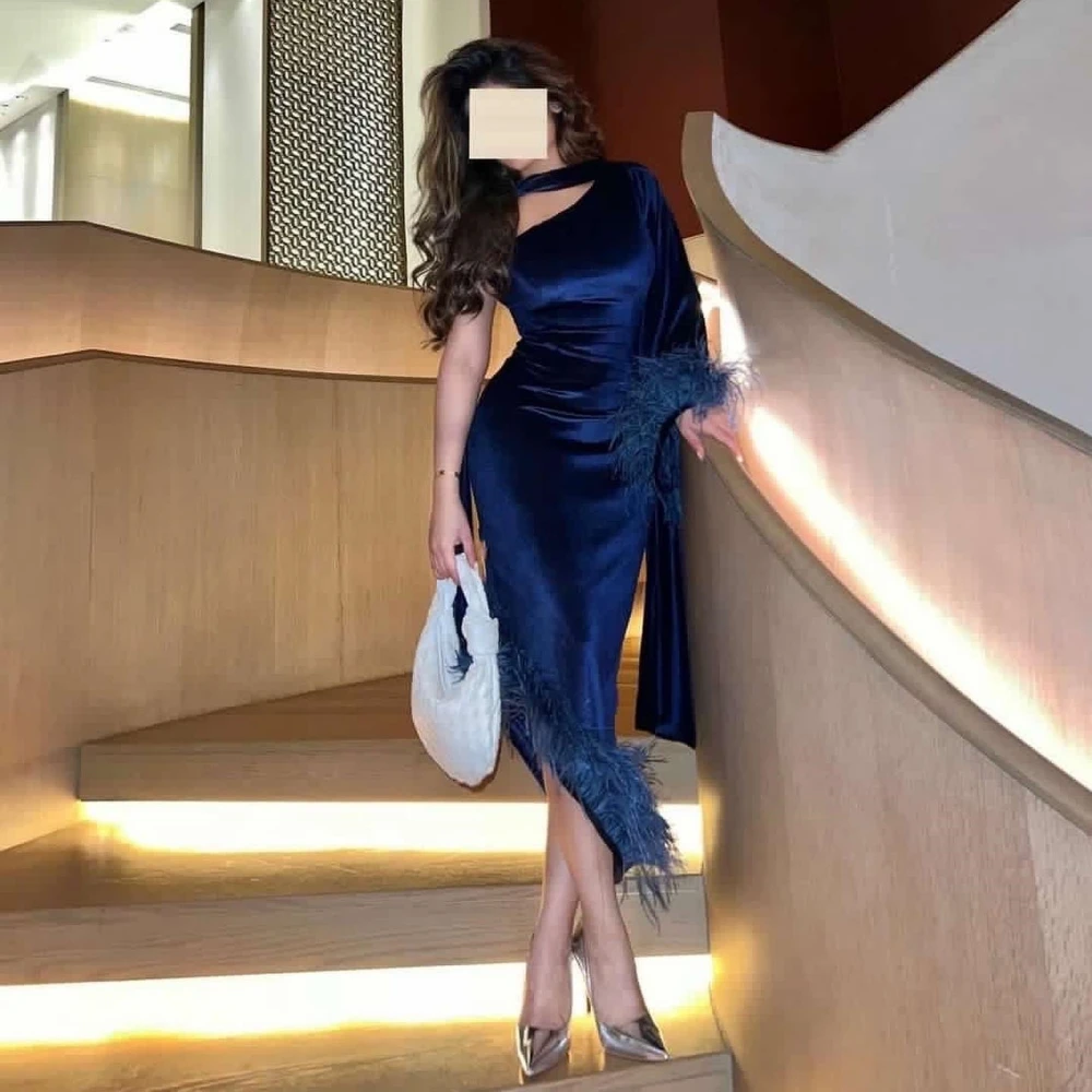 Вечернее платье из джерси с перьями выпускное трапециевидное на одно плечо заказ