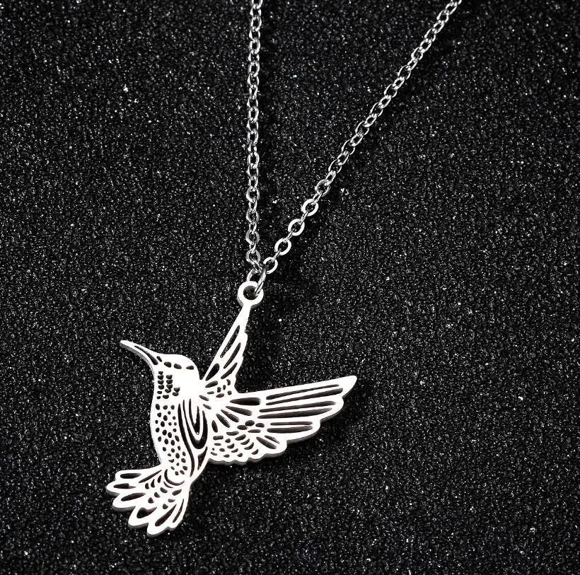 

WANGAIYAO new temperament stainless steel hummingbird pendant collarbone chain necklace female short bird swallow simple necklac