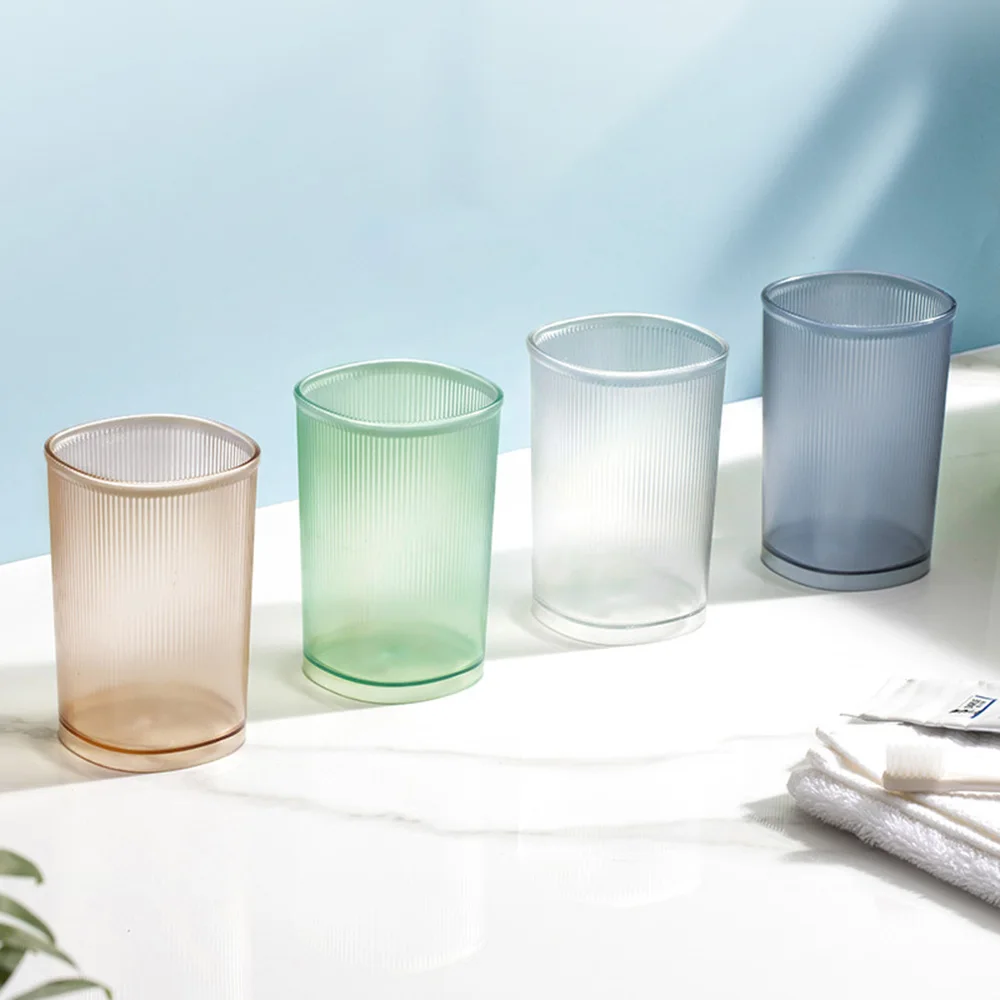 

Стакан для зубной щетки и щетки, 3 цвета