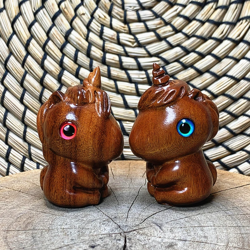

Creative New Chinese-style Camphor Wood Rosewood Hand-carved Unicorn Decorative Wood Carving Animal Desktop Small Ornaments