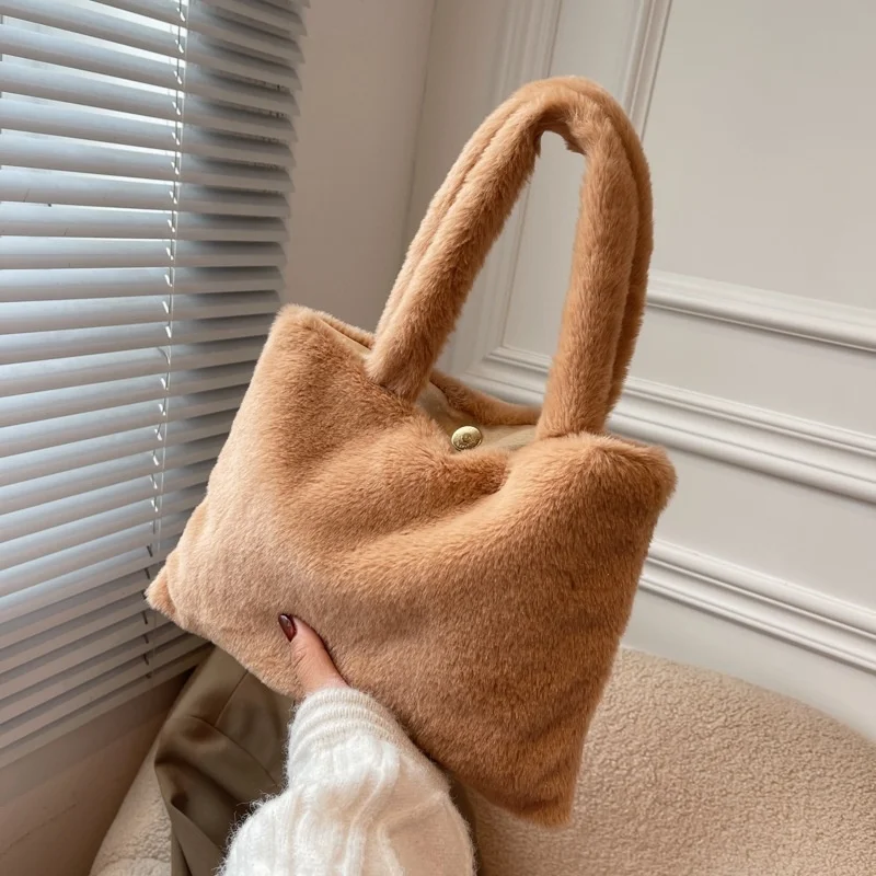 

Women Soft Plush Hand Bags Faux Fur Solid Color Shopper Bags Winter Small Travel Bag Female Warm Fluffy Tote Bags Party Clutch
