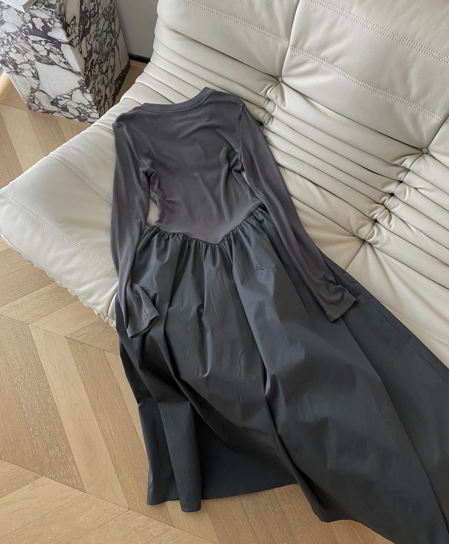 Женская одежда 2024 простое плиссированное платье в стиле пэчворк весна-лето