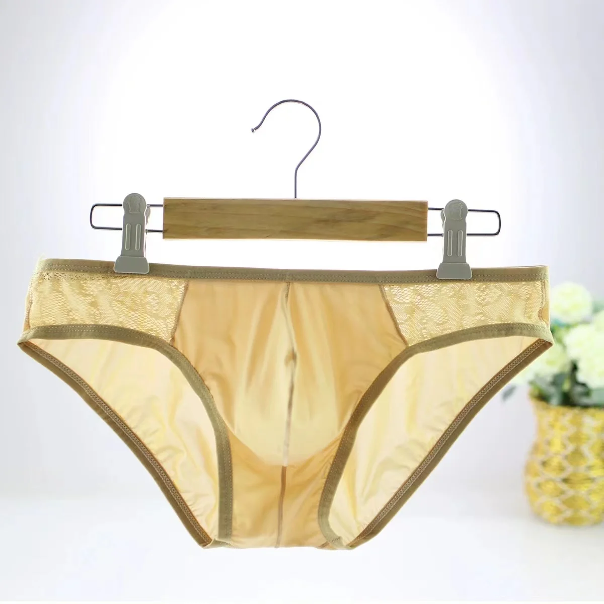 2pcs Men Summer Ice Silk Underwear Briefs Breathable Underwear Bamboo Carbon Fiber Anti-Bacterial LaceHollow Pants Briefs