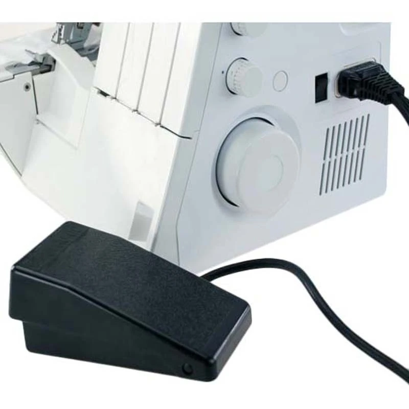Швейная машина Minerva M4000CL ( Тип - Оверлок съемная прижимная лапка регулировка