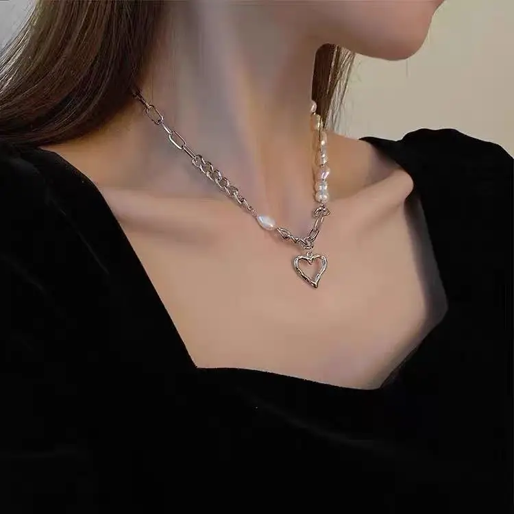

Pearl love stitching necklace women's light luxury niche high-end sense does not fade collarbone chain autumn all-match necklace