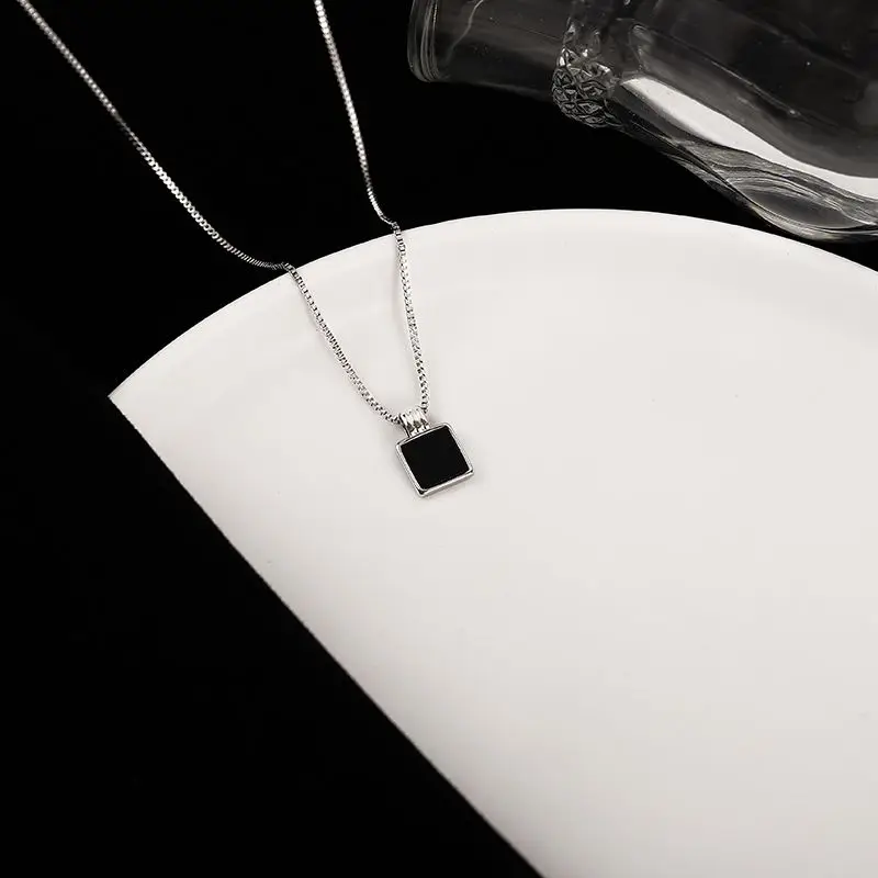 Draweye Black Square Necklaces for Women Simple Design Korean Fashion Elegant Jewelry Vintage Spring Summer Chokers Sweet