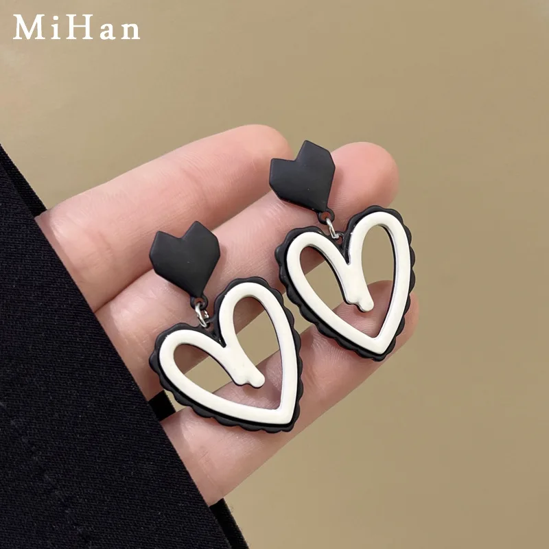 

Mihan Modern Jewelry 925 Silver Needle Black Heart Earrings 2023 Trend New