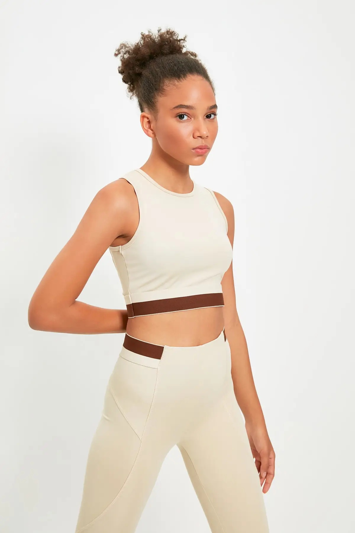 

Спортивные топы с лентой на спине TWOAW22SS0020