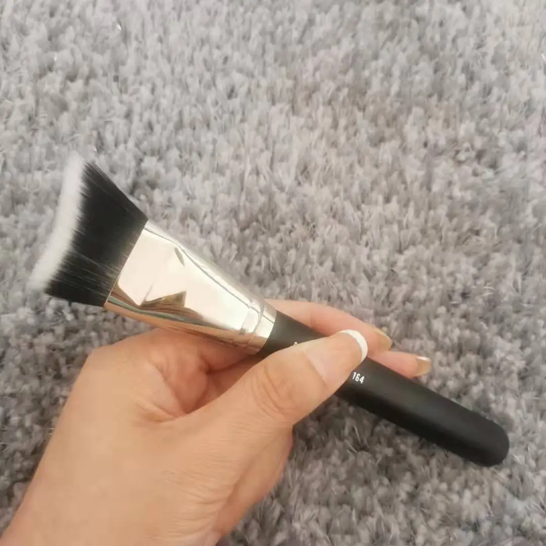 Полупостоянная кисть для контуринга лица C164 цвет в ассортименте