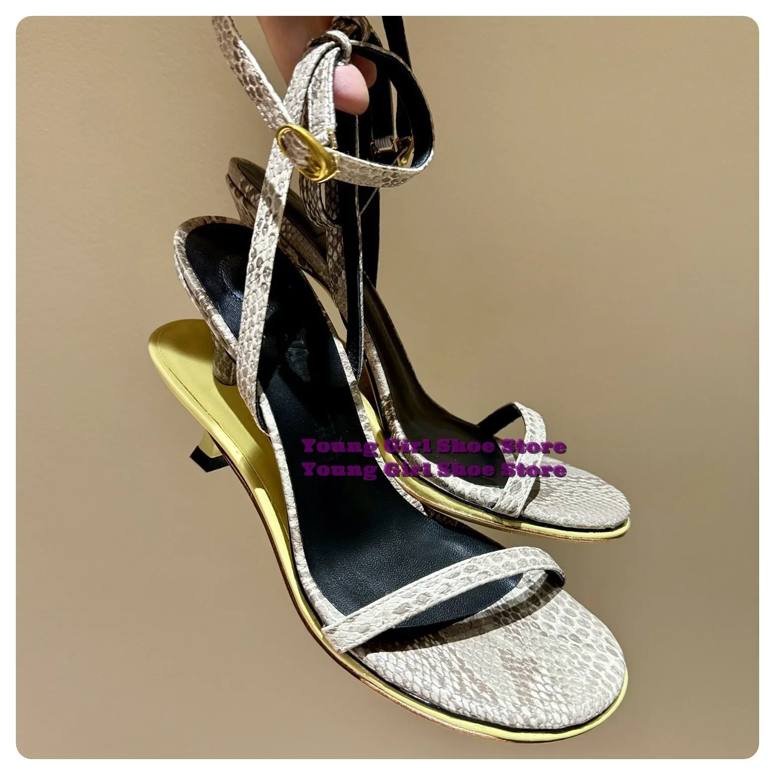 Женские босоножки на двойном высоком каблуке Strange Heels с ремешком щиколотке и