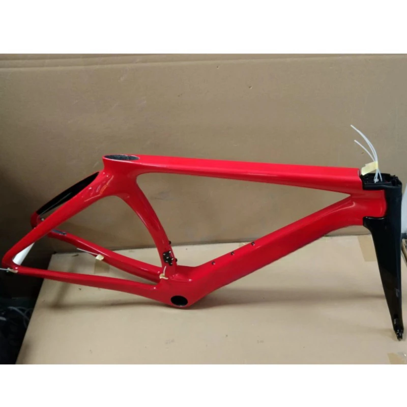 700CC 28 мм дорожный велосипед из углеродного волокна Настраиваемые цвета дисковые