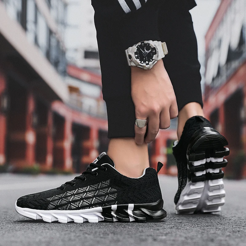 Ultra Light Men's Shoes 2023 New Men Running Shoes Breathable Outdoor Sports Shoes Comfortable Men Athletic Training Sneakers