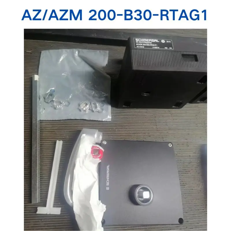 Фото 95% новый для предохранительного выключателя SCHMERSAL AZ/AZM 200-B30-RTAG1 №2