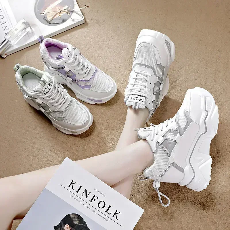 Женские спортивные кроссовки на танкетке сетчатые дышащие вулканизированной