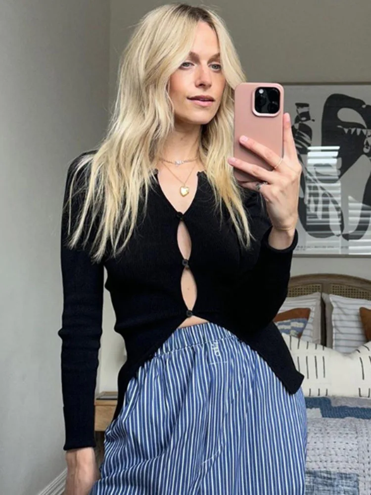 

Топ женский однобортный с V-образным вырезом и длинным рукавом