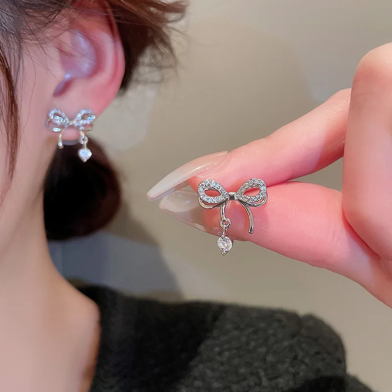 

Minar Sweet Full CZ Cubic Zirconia Bowknot Pendant Necklaces for Women Hollow Out Knotted Choker Necklace Office Career Jewelry