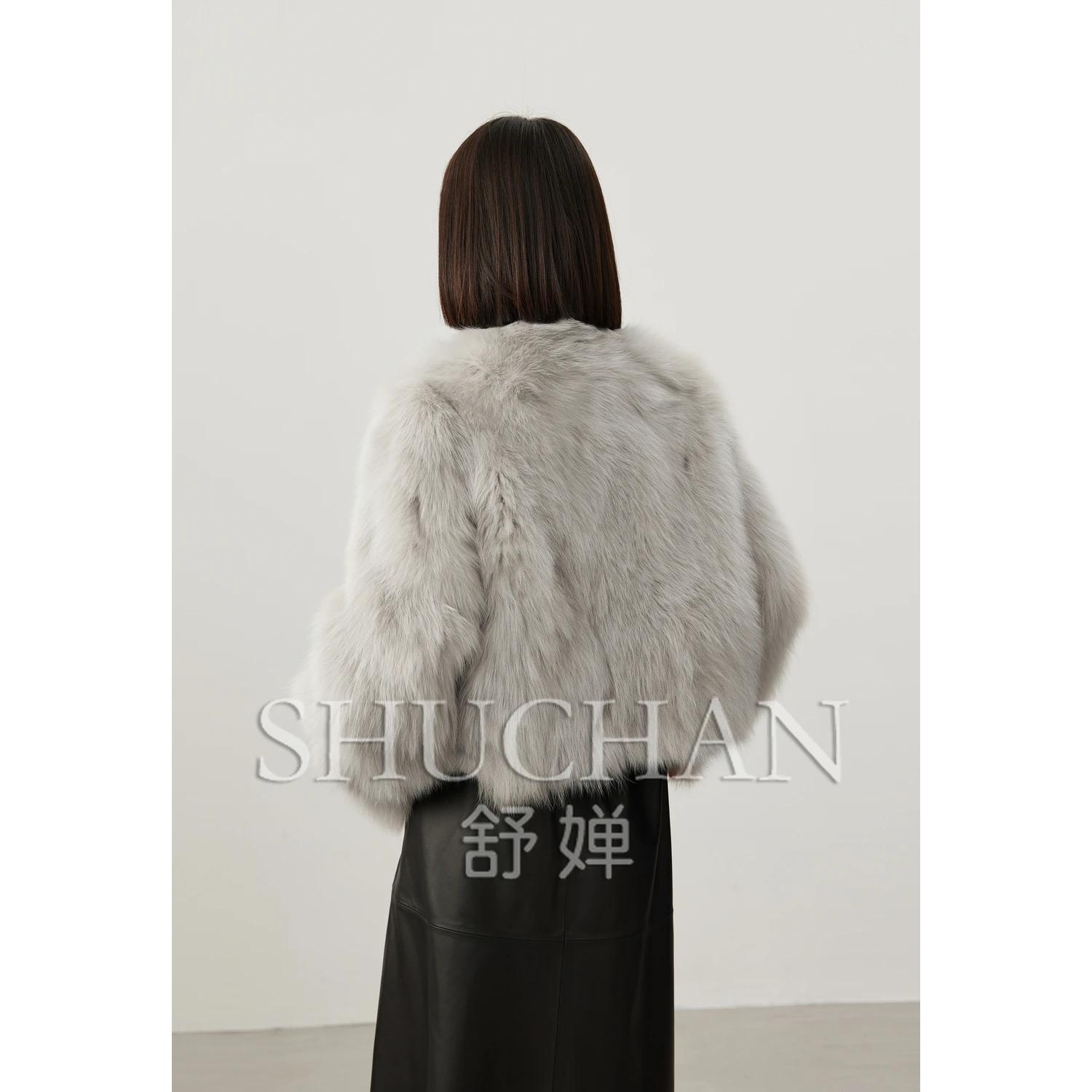 Рисунок 4 - Роскошное пальто из натурального Лисьего меха