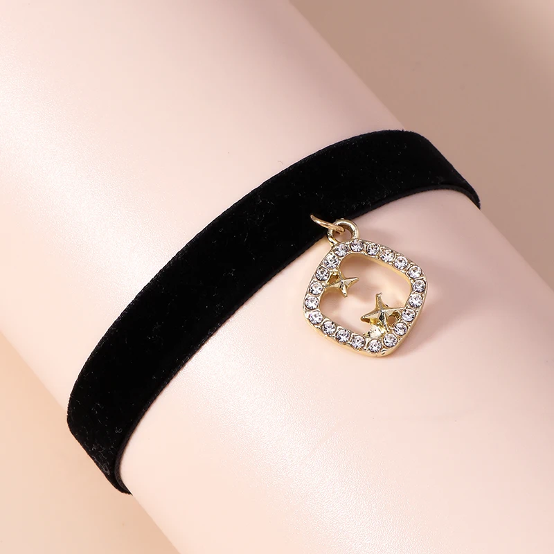 

Sexy Black Lace Velvet Bracelets Crystal Square Stars Charm Bracelet Bangles JK Shirt Students Kawaii Bracelet Dress Accessories