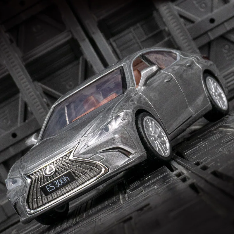 Фото Модель автомобиля Lexus ES300h из сплава металла, масштаб 1:35, с открывающимися дверями с обеих сторон, со звуковыми и световыми эффектами. №4