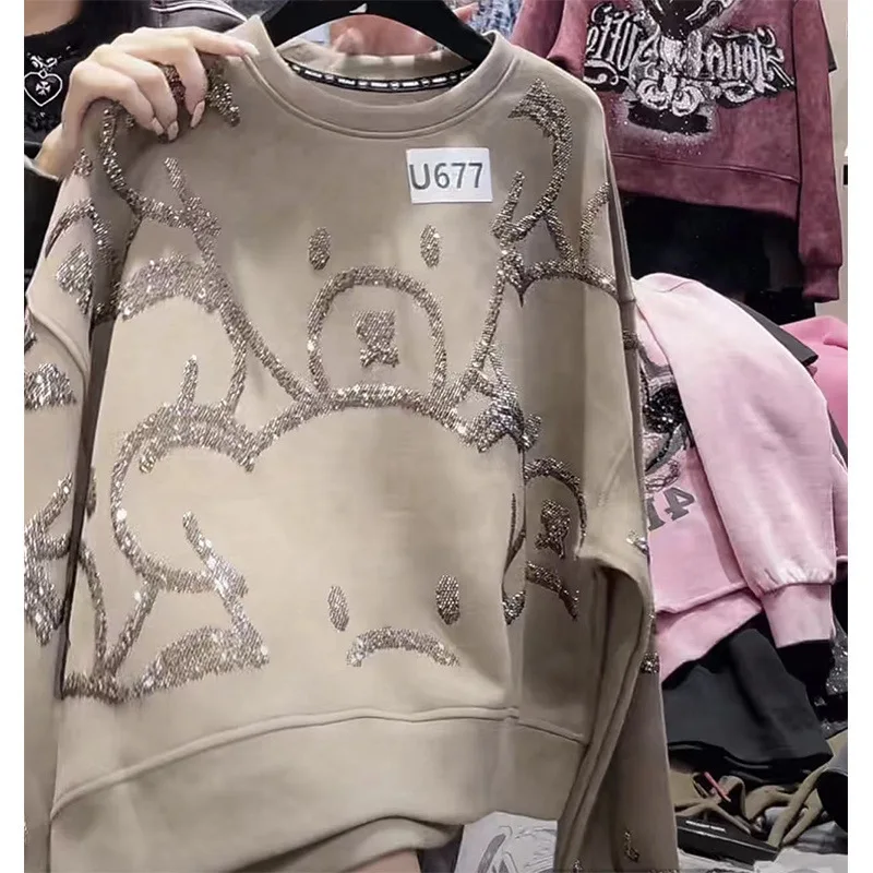 Милый мультяшный медведь с круглым вырезом и длинными рукавами расшитый