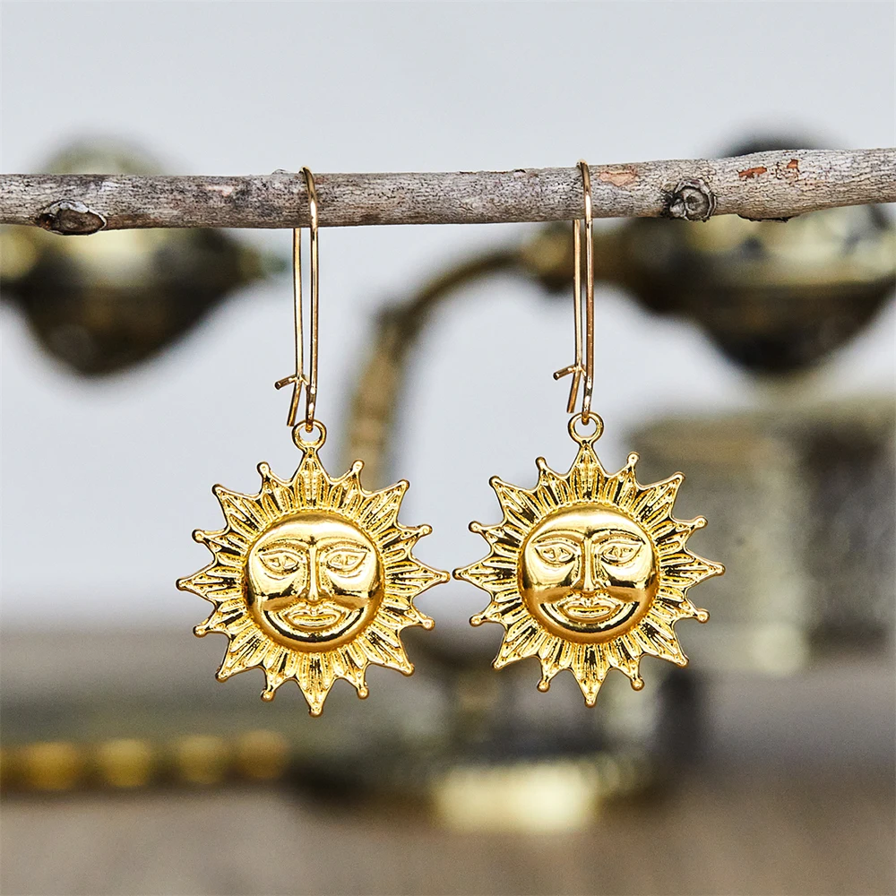

Gold Color Sun Face Dangle Earrings for Women Retro Personalized Exaggerated Piercing Eardrop Metal Ladies Accessories Jewelry