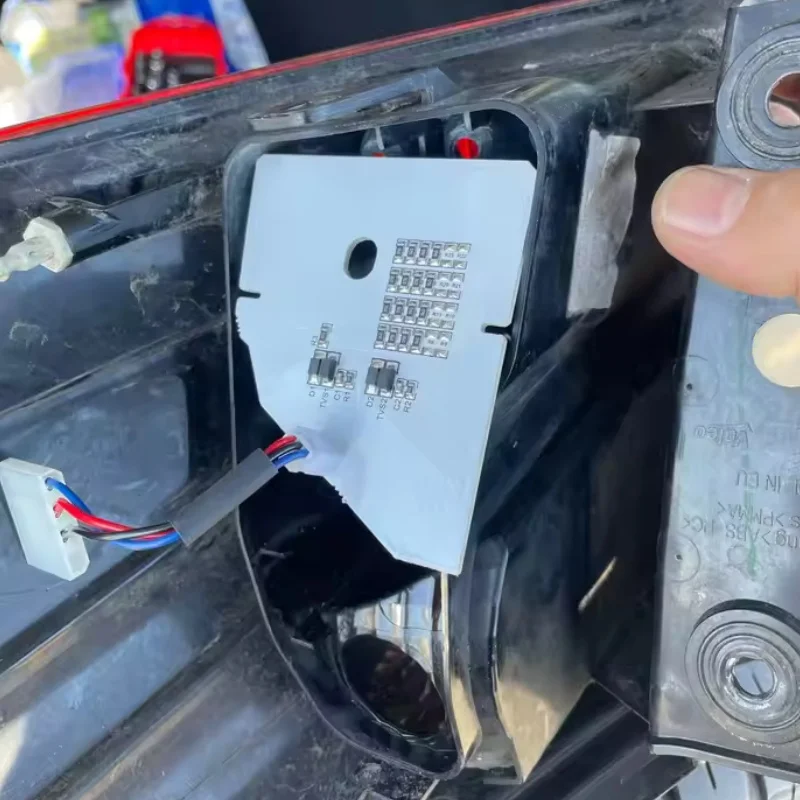 Фото Модуль светодиодного заднего стоп-сигнала B003339B для Nissan Qashqai+2 J10 2006 2007 2008 2009 2010 2011 2012 2013-14 №1