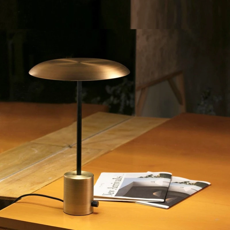 

Table lamp, desk, dormitory lamp, retro light luxury wood grain, study room, bedroom, hotel, cross-border wholesale, small table