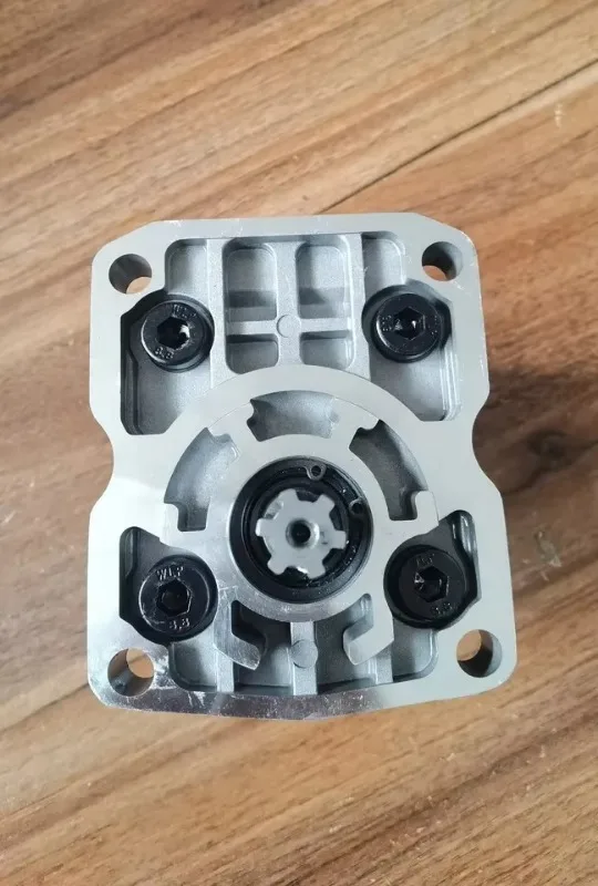 Шестеренчатый насос NSH Европейский трактор асфальтоукладчик Гидравлический