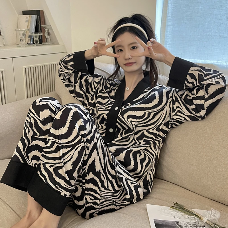 Ice Silk Pajamas Women's Spring Autumn Thin Long Sleeve 2023 New Summer Ice Snow Silk Cardigan V-Neck Print Casual Home Suit