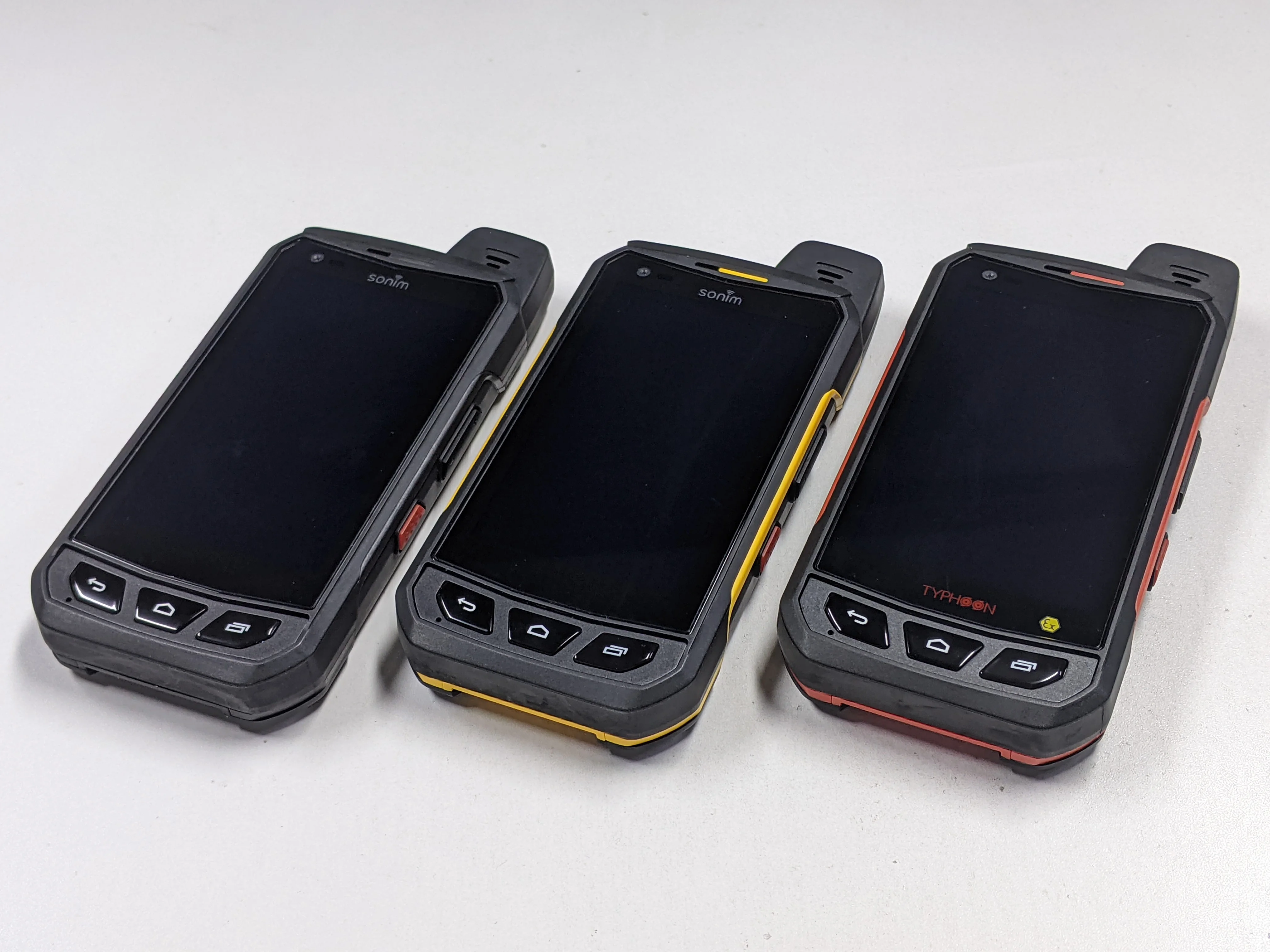 Original Sonim XP7S 4.0Inches 3GB RAM 64GB ROM 13MP 4G LTE IP68/IP69 Waterproof Snapdragon 615 Mobile Phone PTT Smartphone