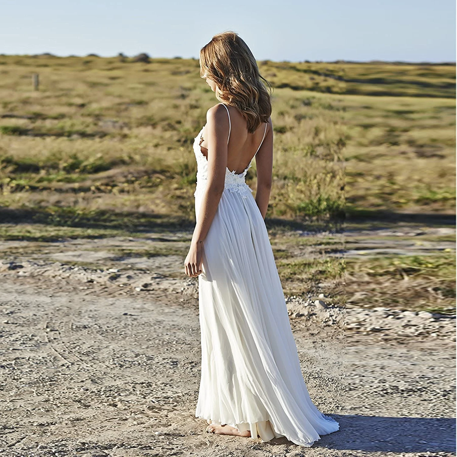 Женское шифоновое платье It's yiiya белое пляжное в богемном стиле на бретельках с