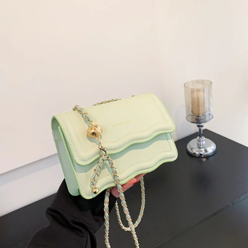 

Commuter wave chain small square single shoulder crossbody bag