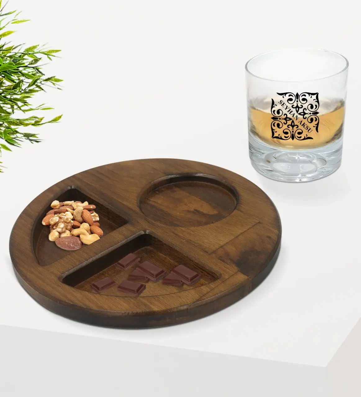 

Personalized İsimli Whisky Cup and Natural Solid Wood Walnut Round Presentation Tabağı Confectionary Gift Seti-10