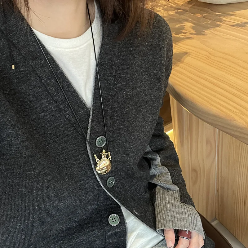 Медное ожерелье с подвеской в виде вазы