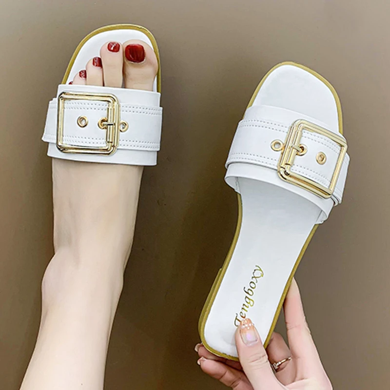 

Летние тапочки с пряжкой, женские уличные сандалии на плоской подошве, женские сланцы, новинка 2023, модная дизайнерская обувь для отдыха в Ко...