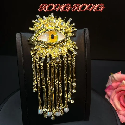 Винтажная брошь в ретро-стиле с изображением тяжелых золотых глаз дьявола в европейском и американском стиле