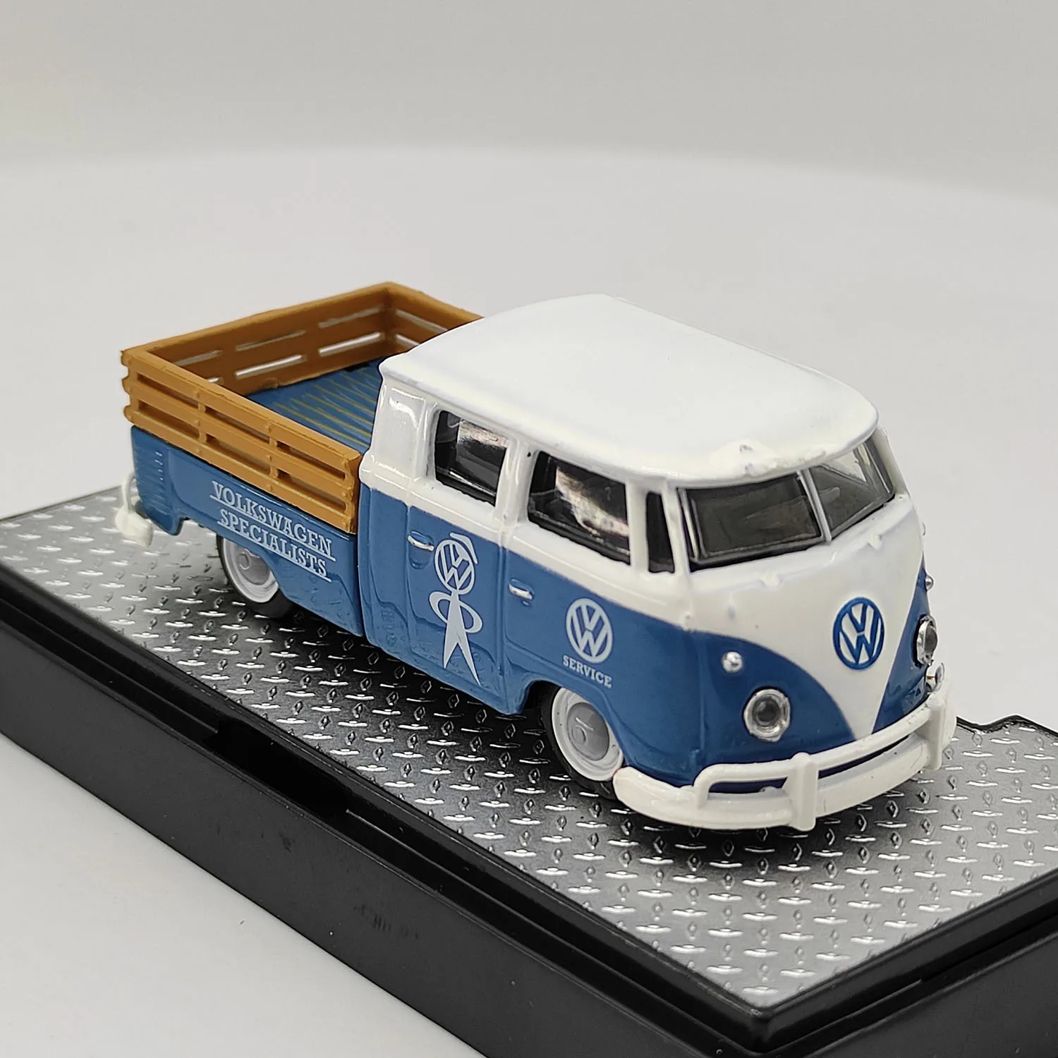 Фото Коллекционная модель грузовика VW 1961 года, масштаб 1/64, из литого металла, сувенир, украшение для витрины №5