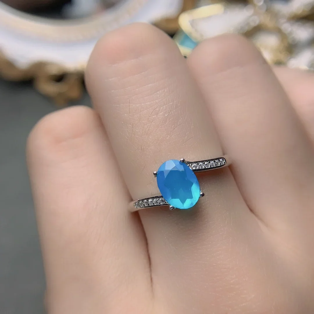 Женское кольцо из серебра 925 пробы с натуральным голубым опалом