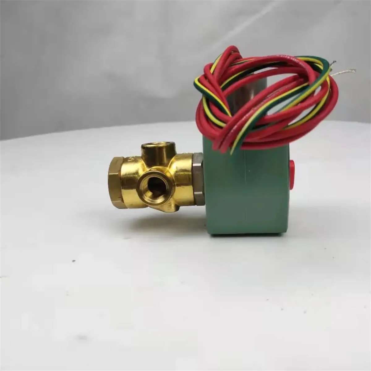 250038-755 подходит для соленоидного клапана воздушного винтового компрессора Sullair