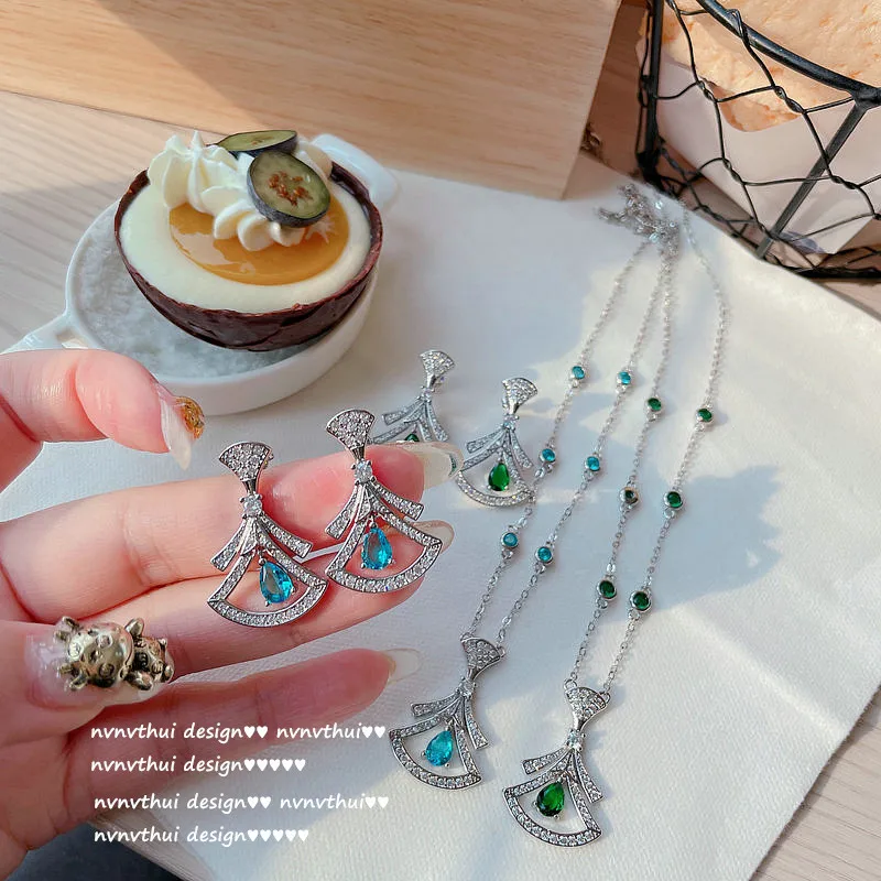 

Oil Painting Peacock Green Water Drop Gem Earrings Plating Eight Hearts Eight Arrows Jade Zircon Fan-Shaped Earrings Necklace