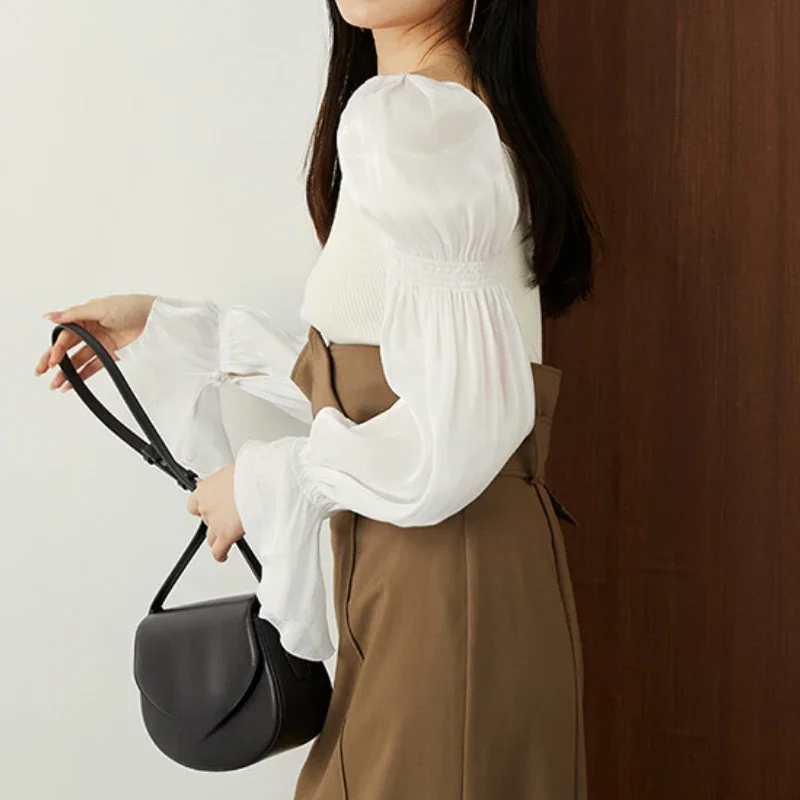 Женский свитер с пышными рукавами-фонариками и воротником-стойкой