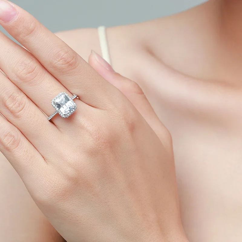 

Cross-Border Hot Sale S925 Sterling Silver Ring Female European And American 3CT Simulation Diamond Ring Fashion Luxury Diamond