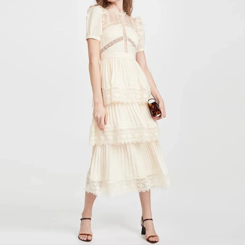 Винтажное кружевное женское платье облегающее с пышными рукавами и оборками